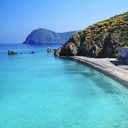 Casaeolia_blues House Canneto (Lipari)
